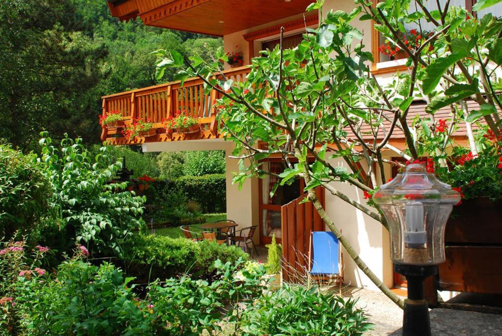 Apartment La Rochetaillee